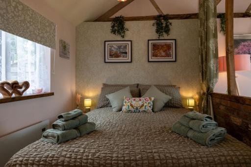 Field View Hottub, Dog Friendly Great View Holiday home *