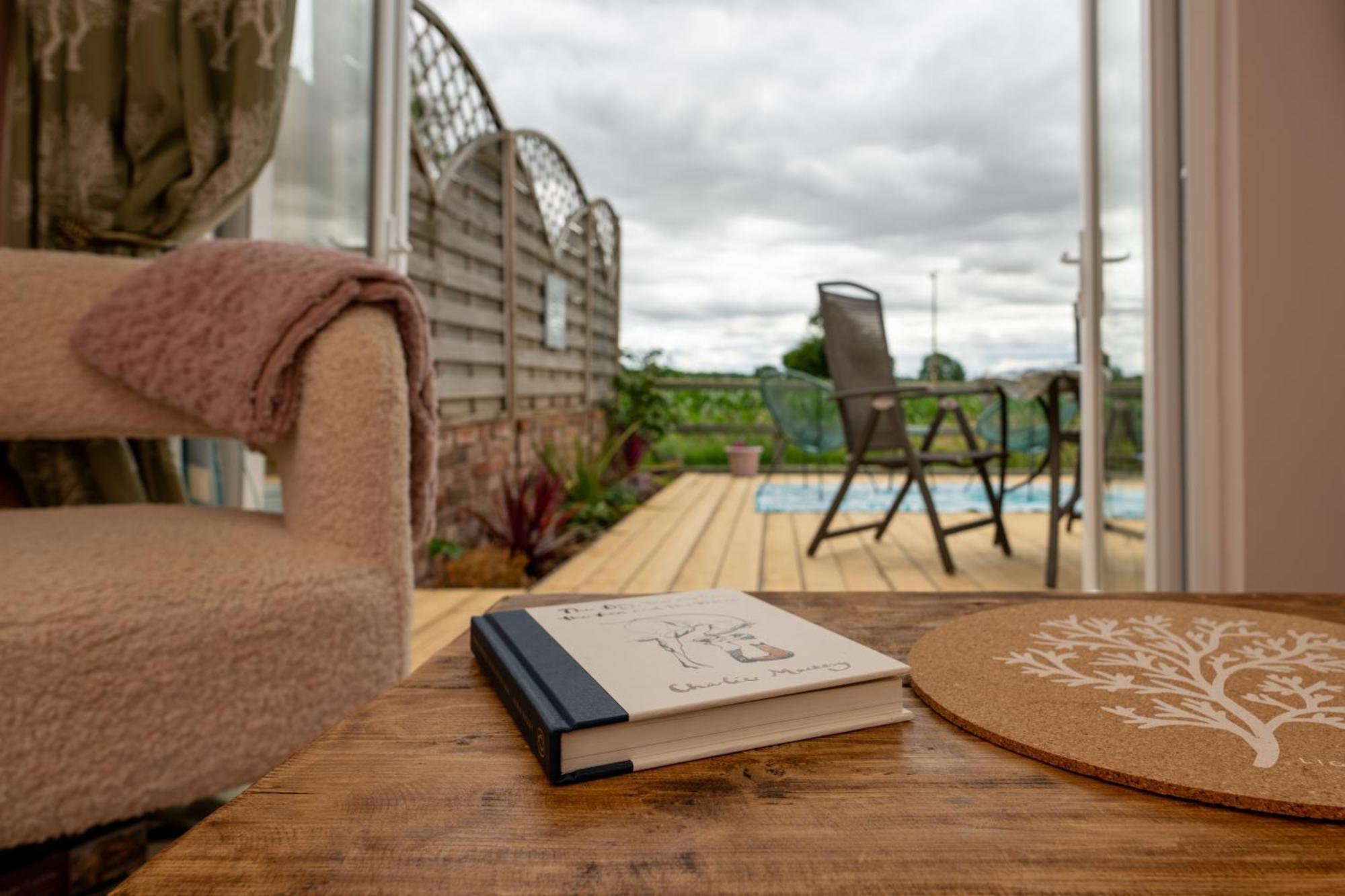 Field View Hottub, Dog Friendly Great View * Hereford