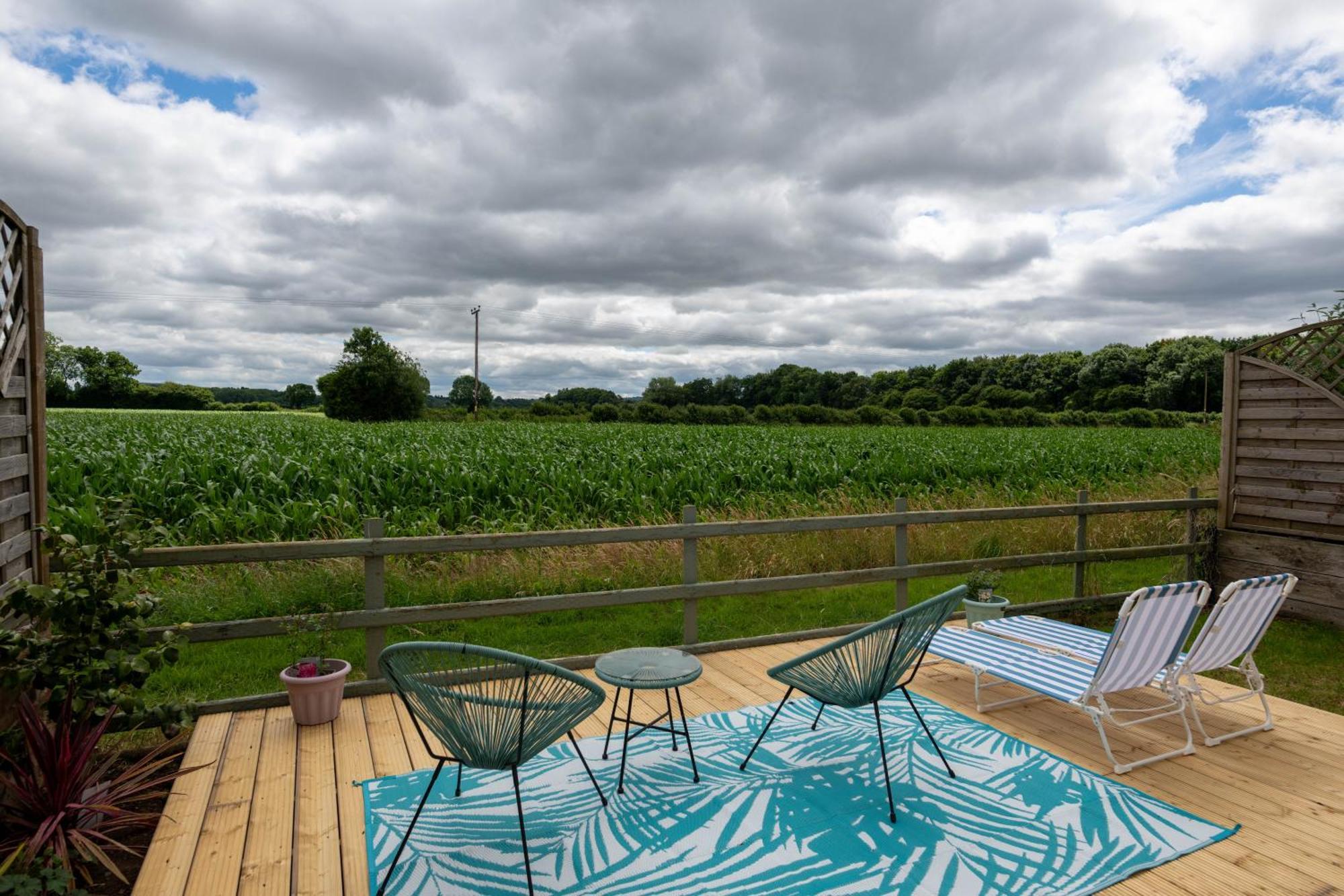 Field View Hottub, Dog Friendly Great View